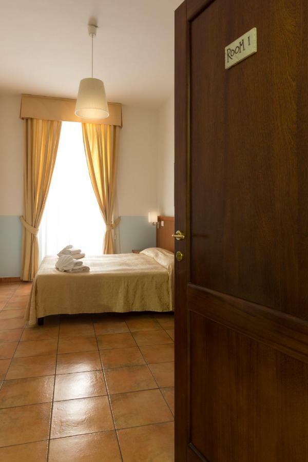 Few Steps From St Peter Bed & Breakfast Екстериор снимка