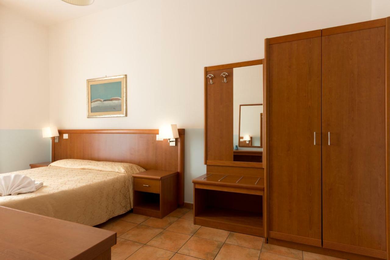Few Steps From St Peter Bed & Breakfast Екстериор снимка