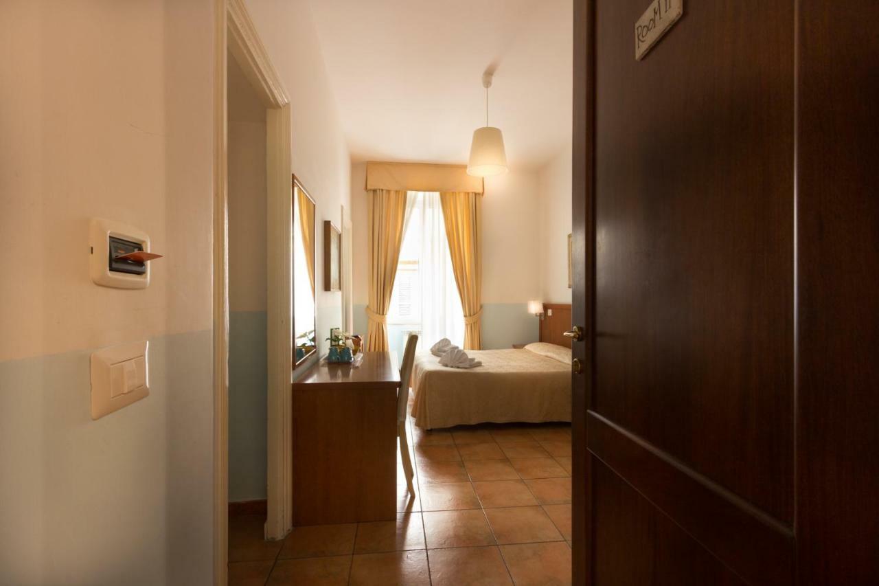Few Steps From St Peter Bed & Breakfast Екстериор снимка