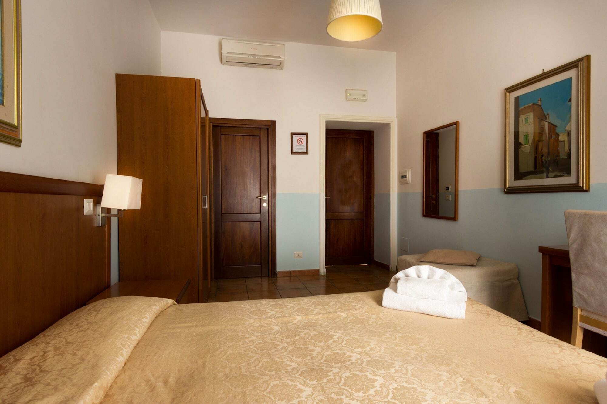 Few Steps From St Peter Bed & Breakfast Екстериор снимка